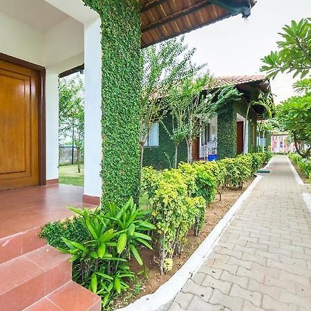 Hotel Riverside Resort And Spa Kumbakonam Exterior foto