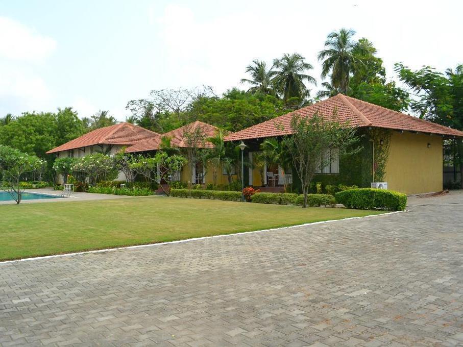 Hotel Riverside Resort And Spa Kumbakonam Exterior foto